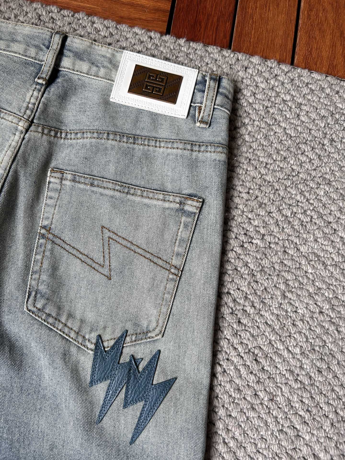 jeans