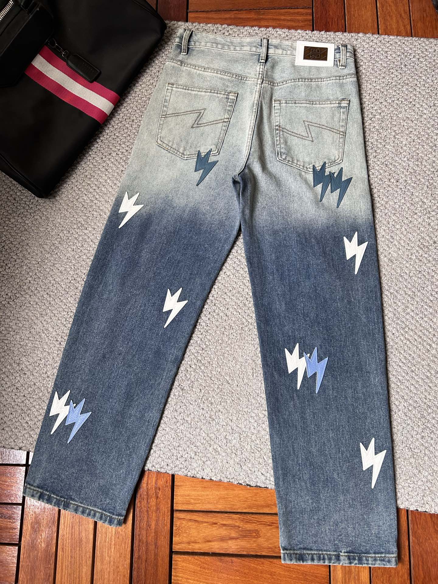 jeans