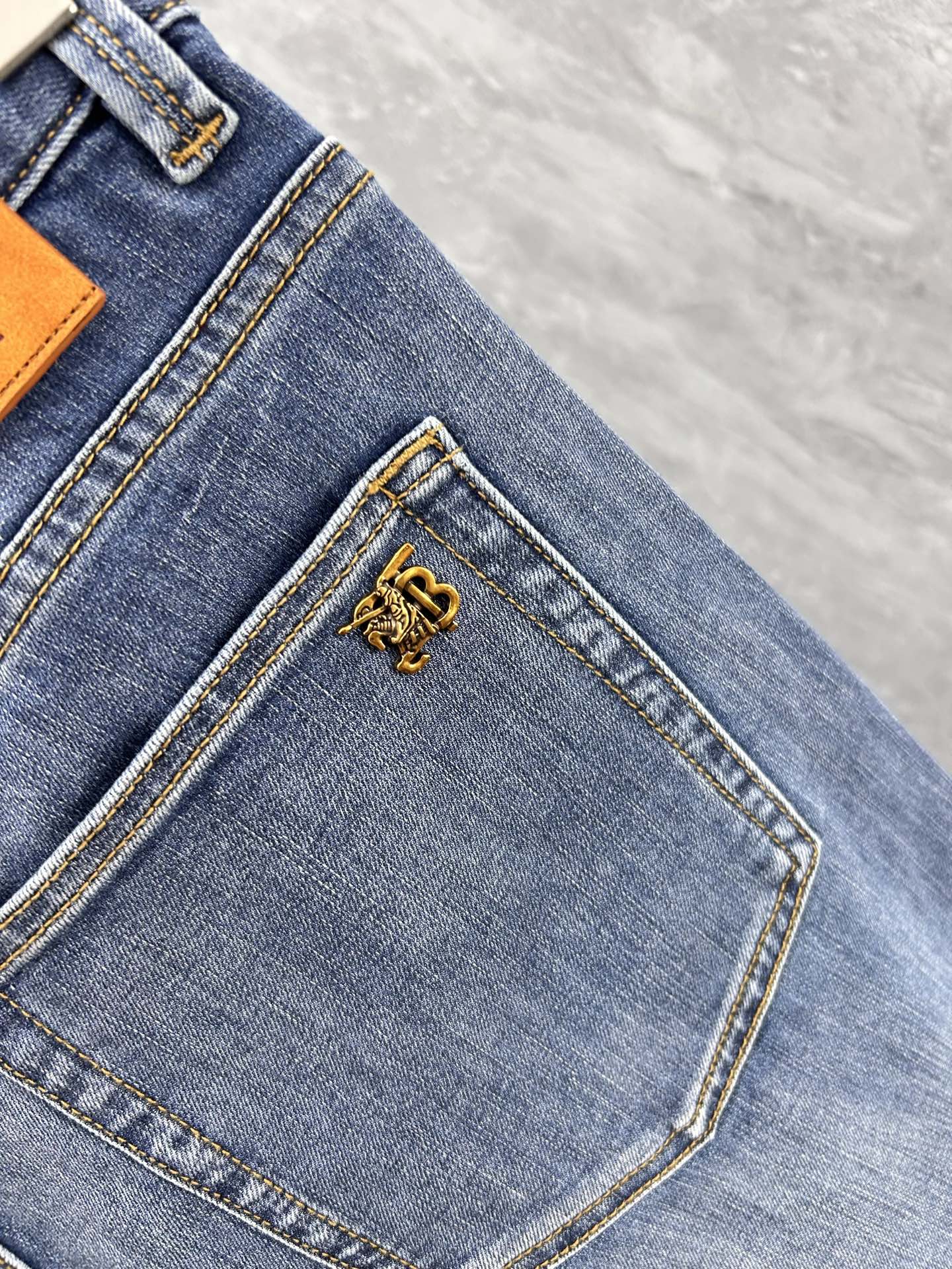 jeans