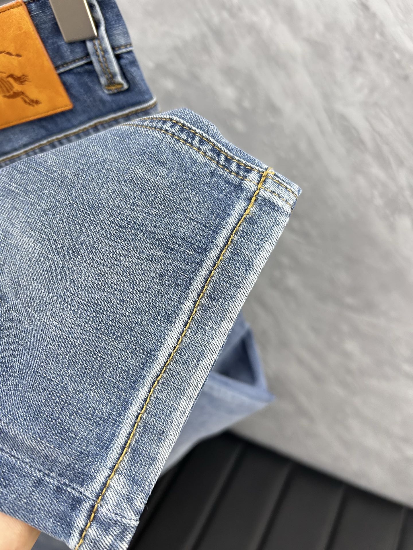 jeans