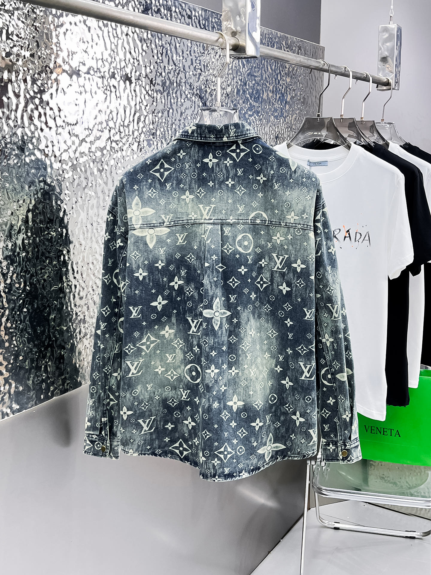 Coats & Jackets