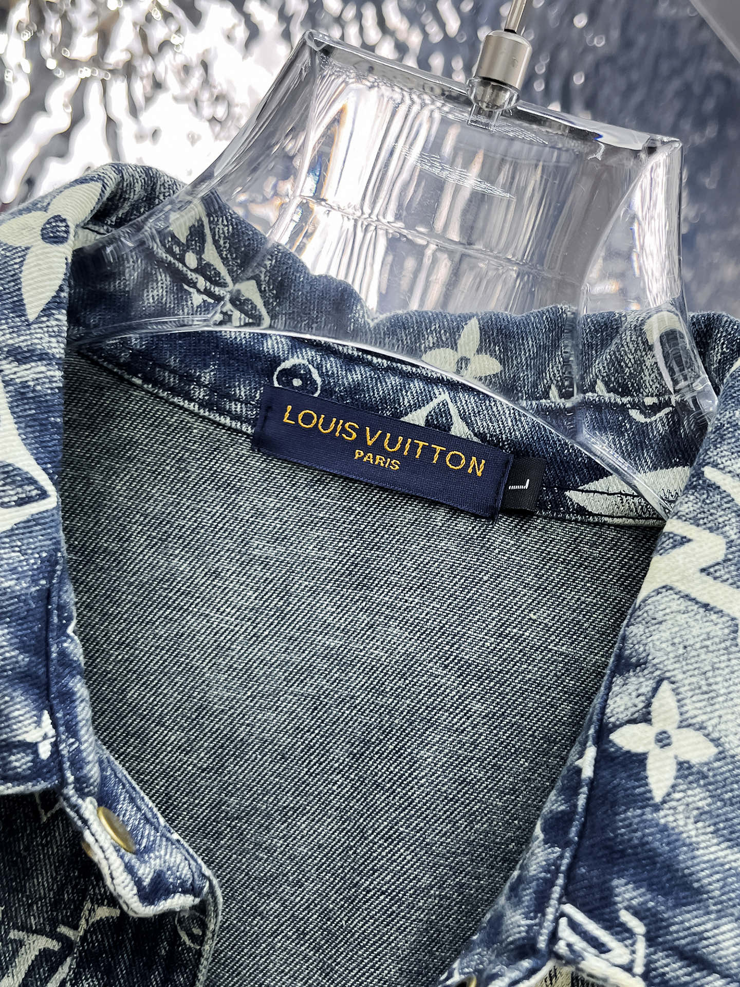 Coats & Jackets