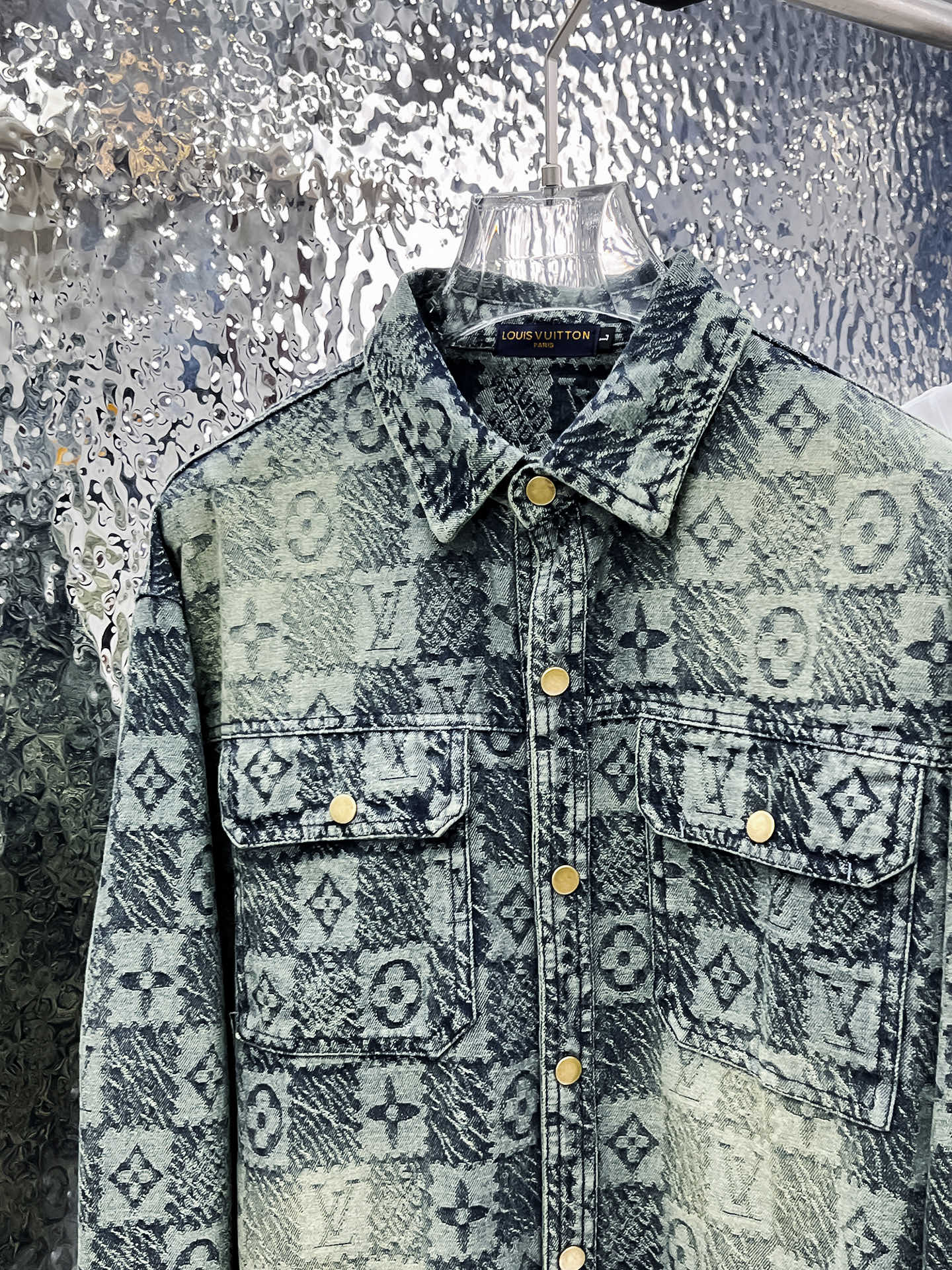 Coats & Jackets