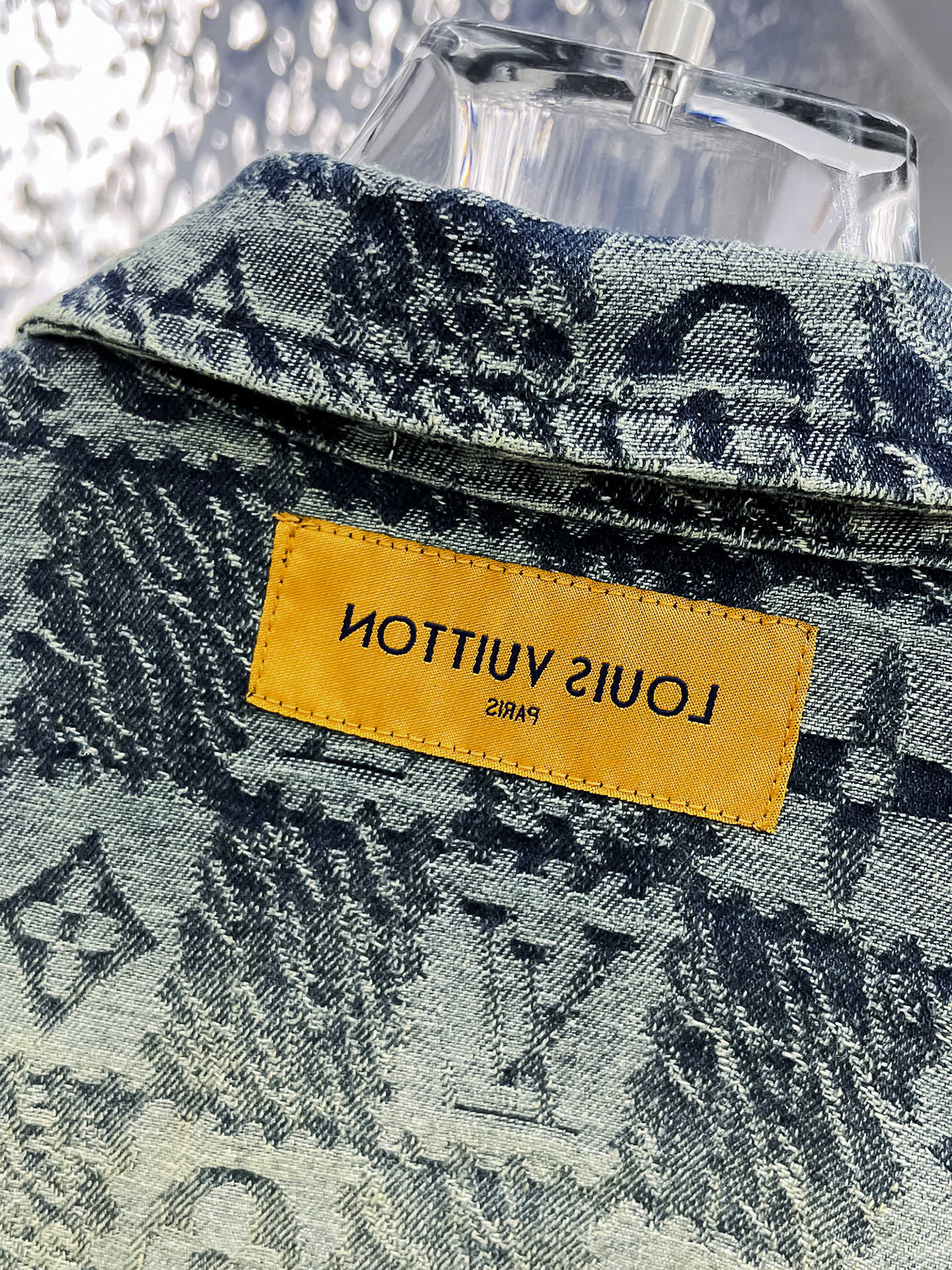 Coats & Jackets
