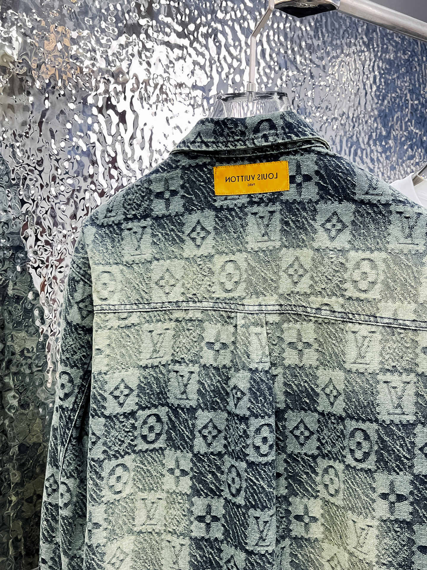 Coats & Jackets