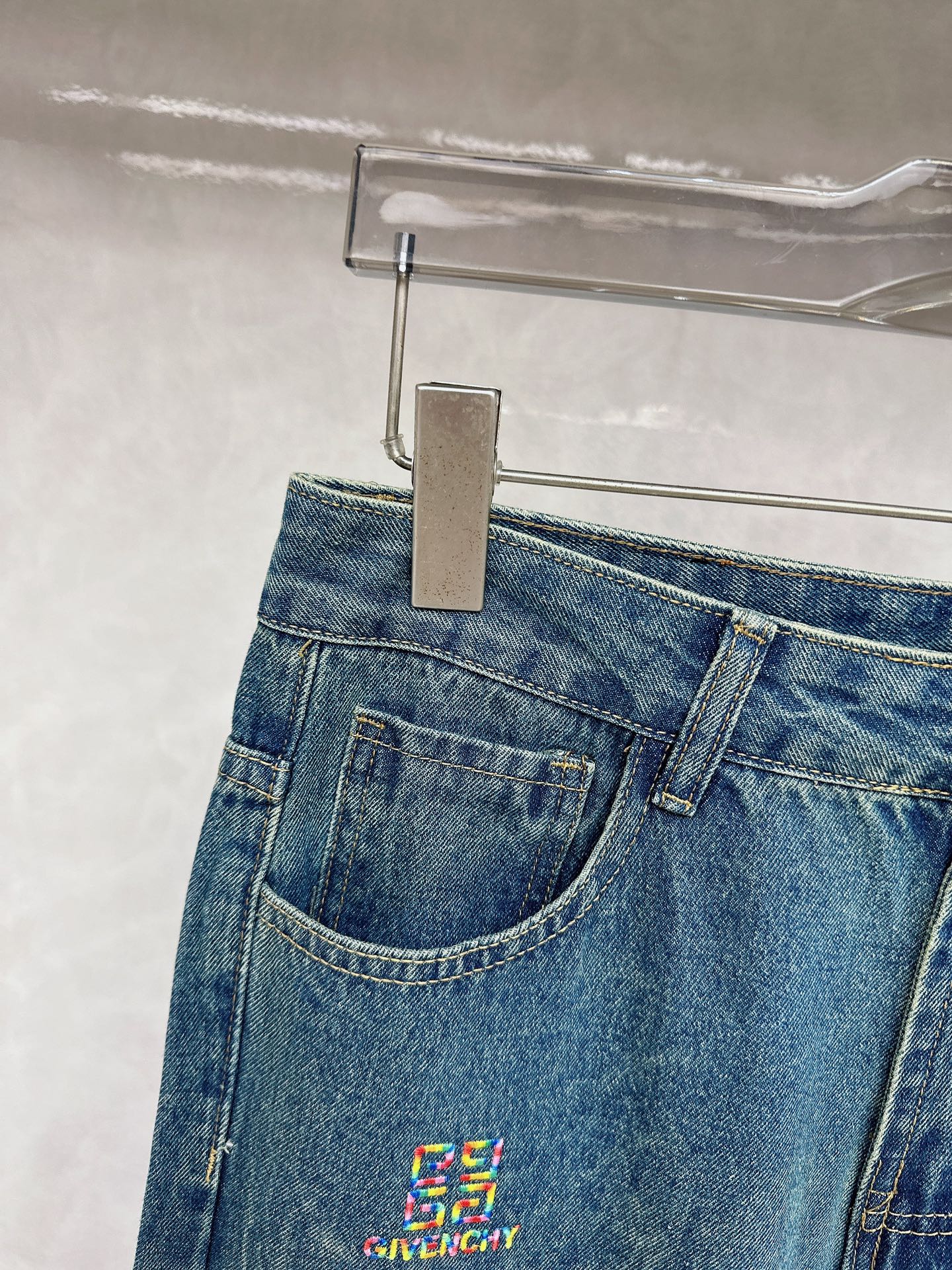 jeans
