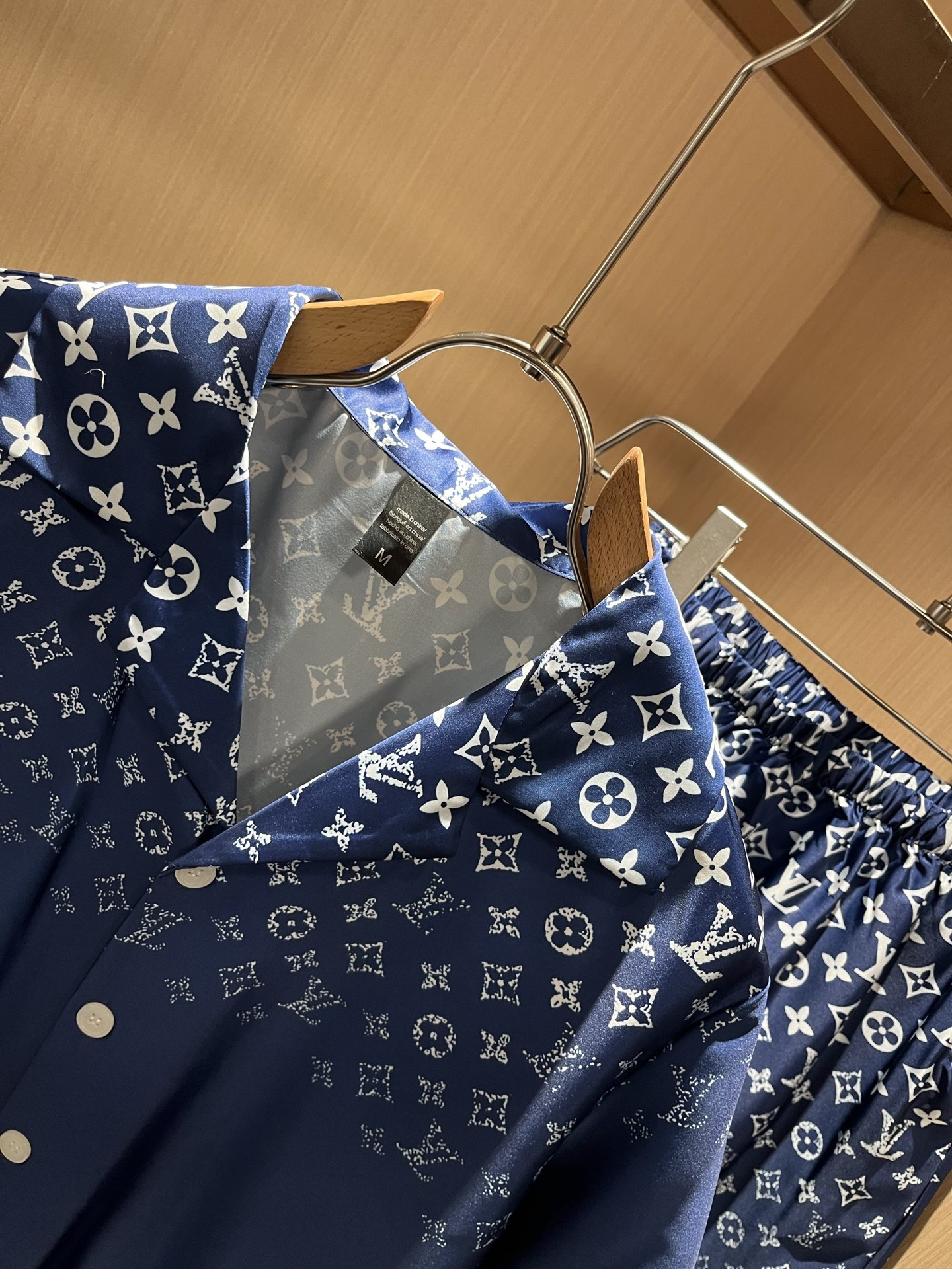 Leisure suit