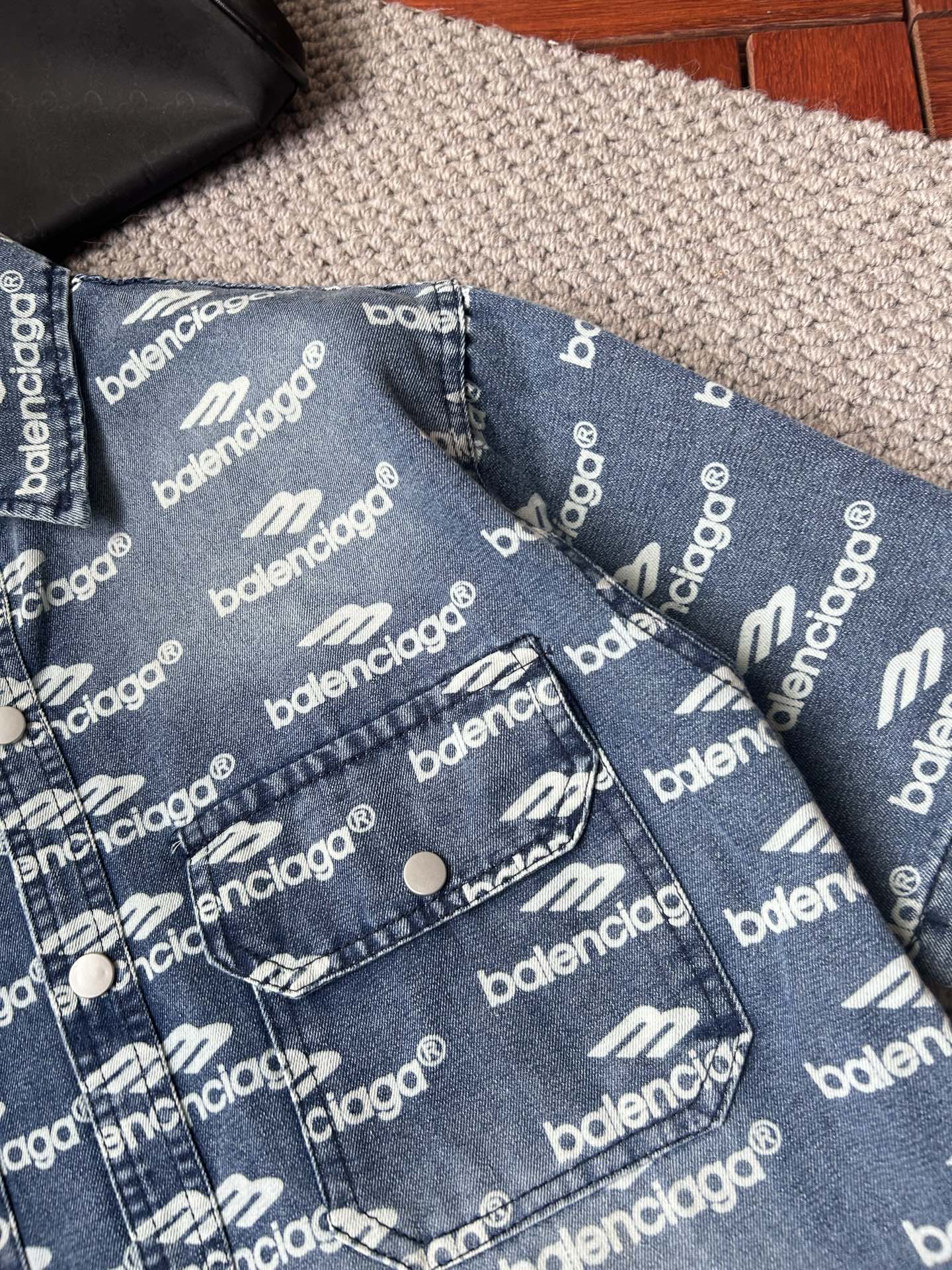 Coats & Jackets