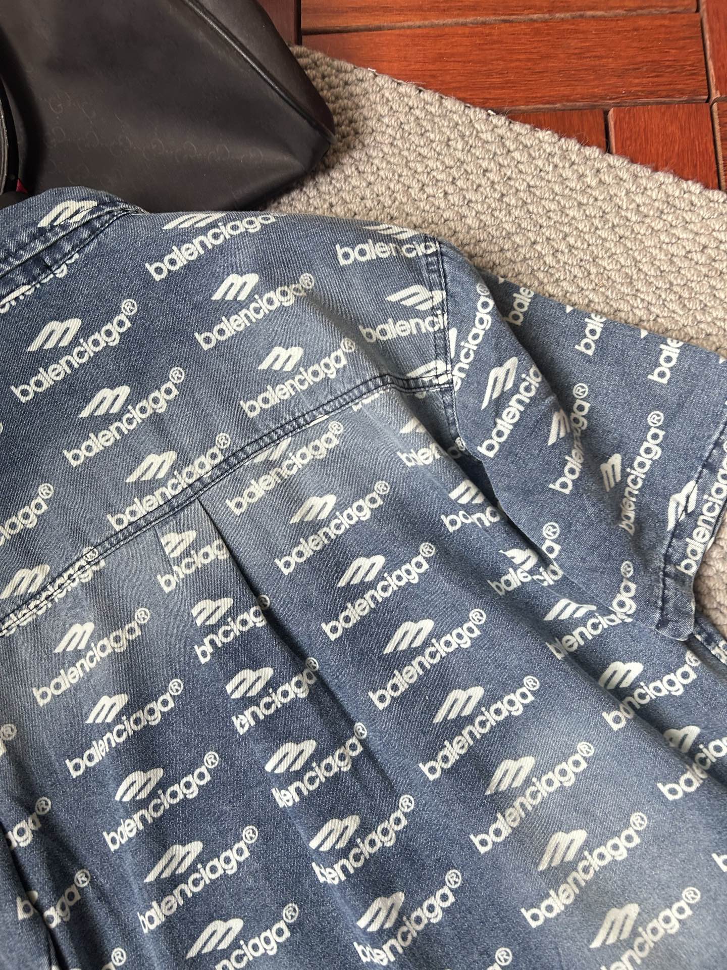 Coats & Jackets
