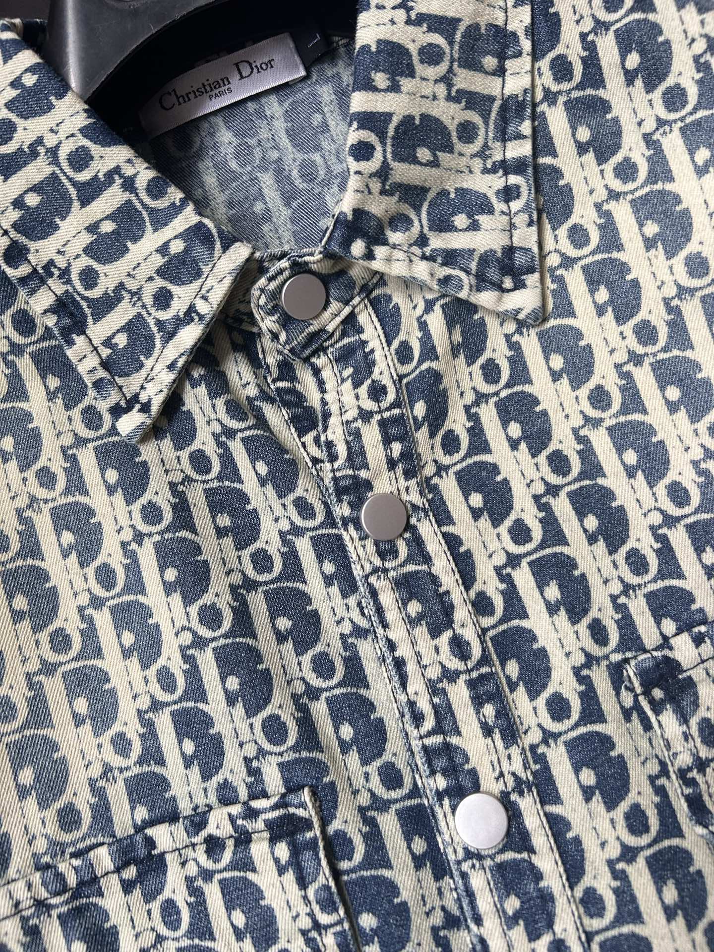 Coats & Jackets