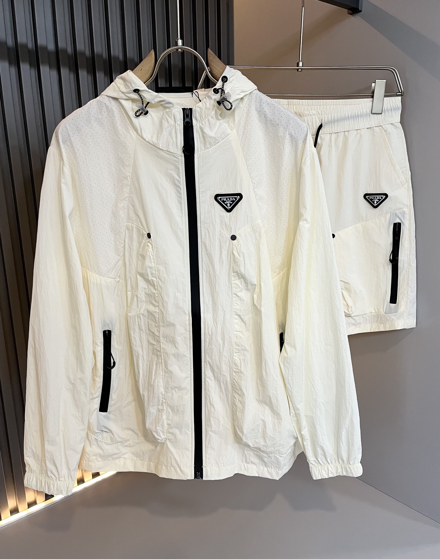 Leisure suit