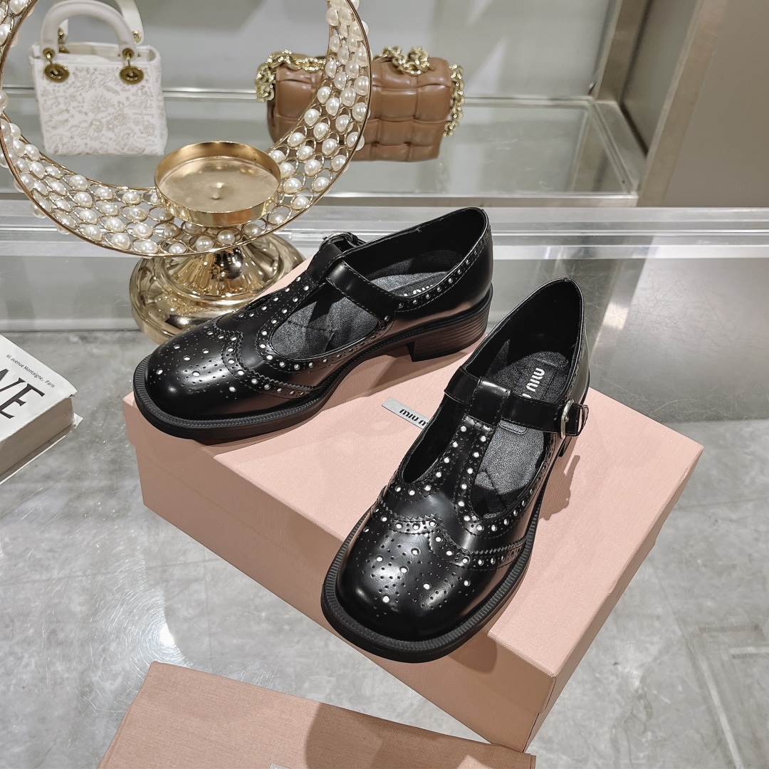 Womens shoes collection