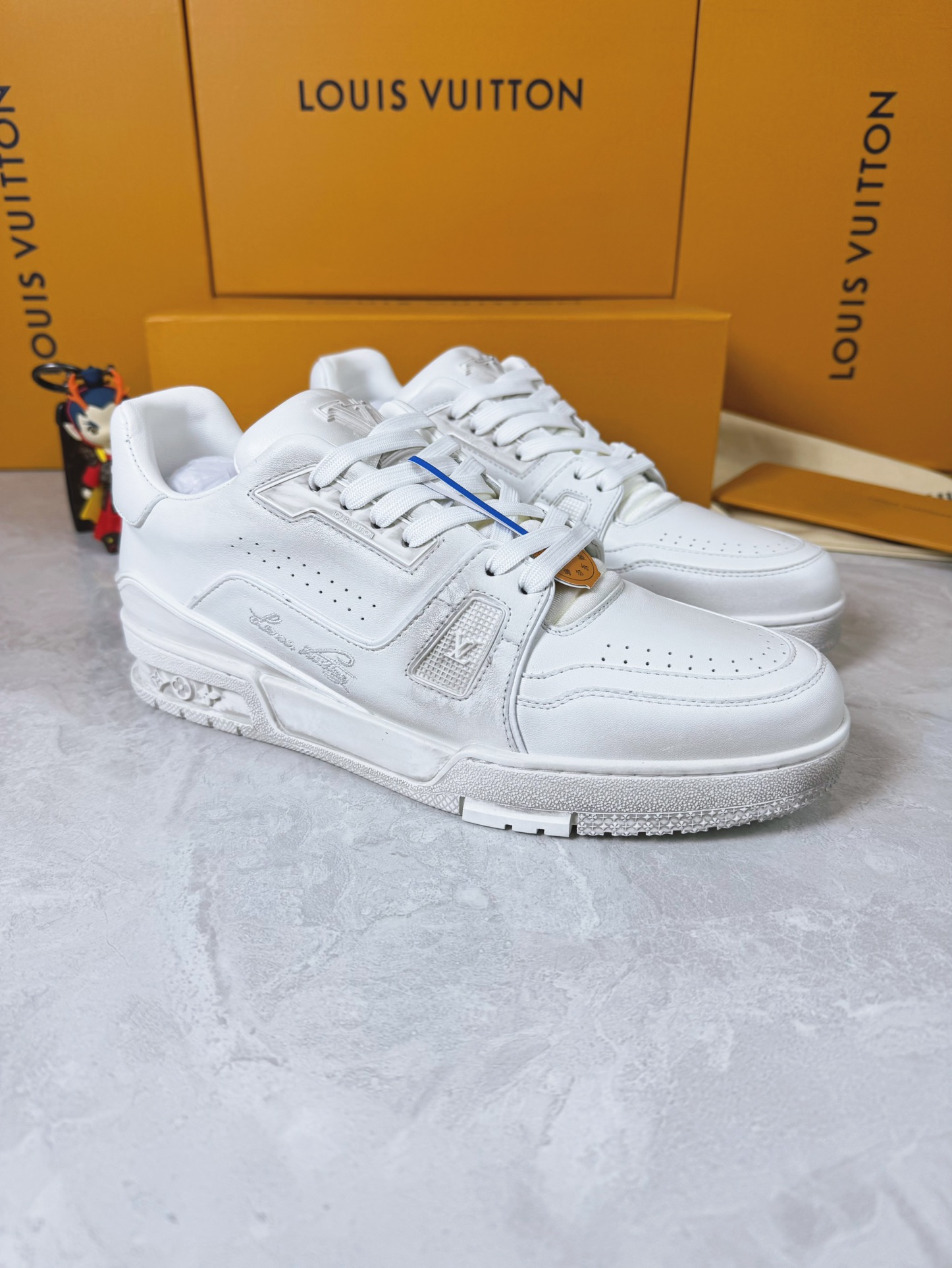 LVShoes