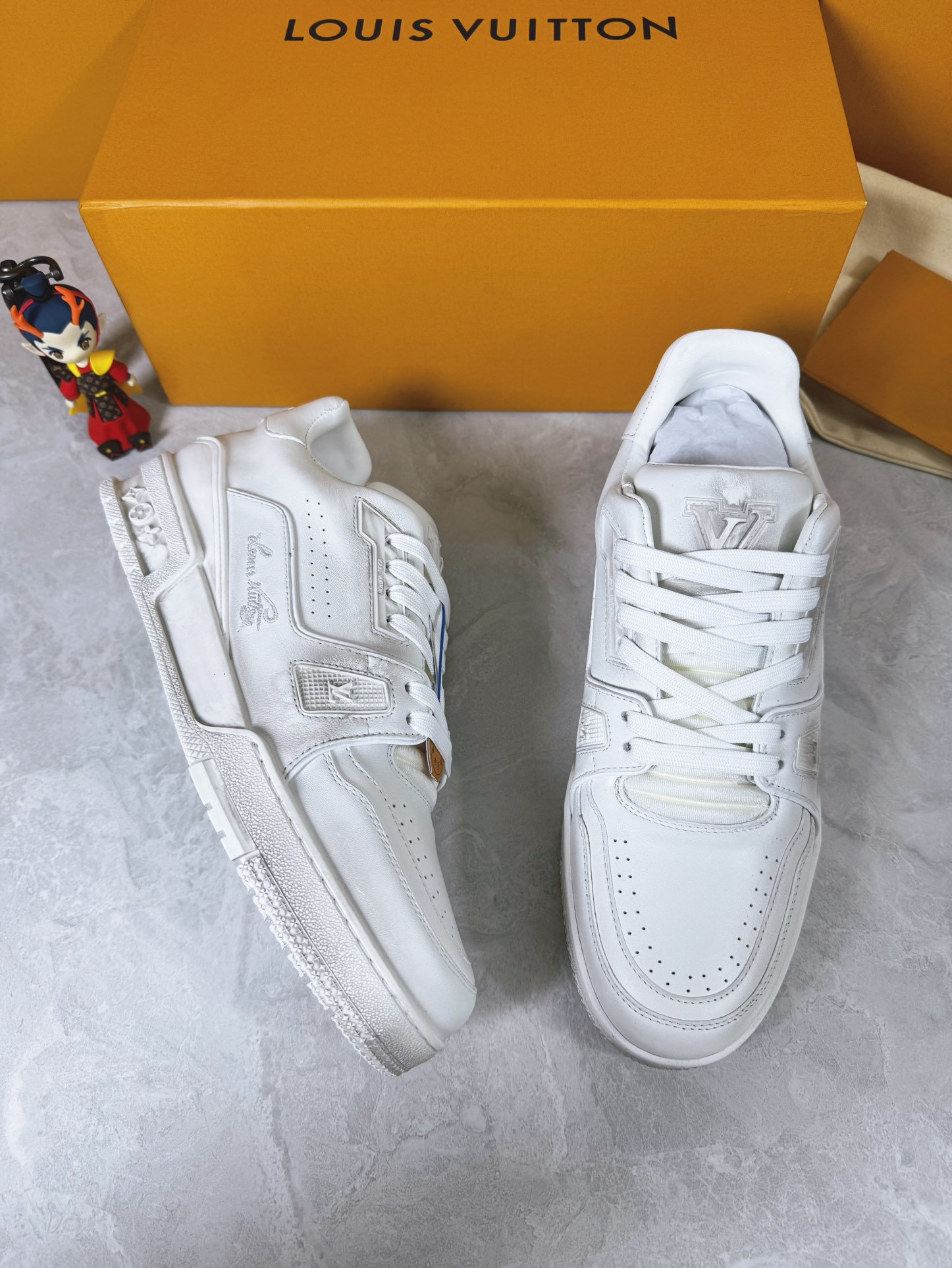 LVShoes