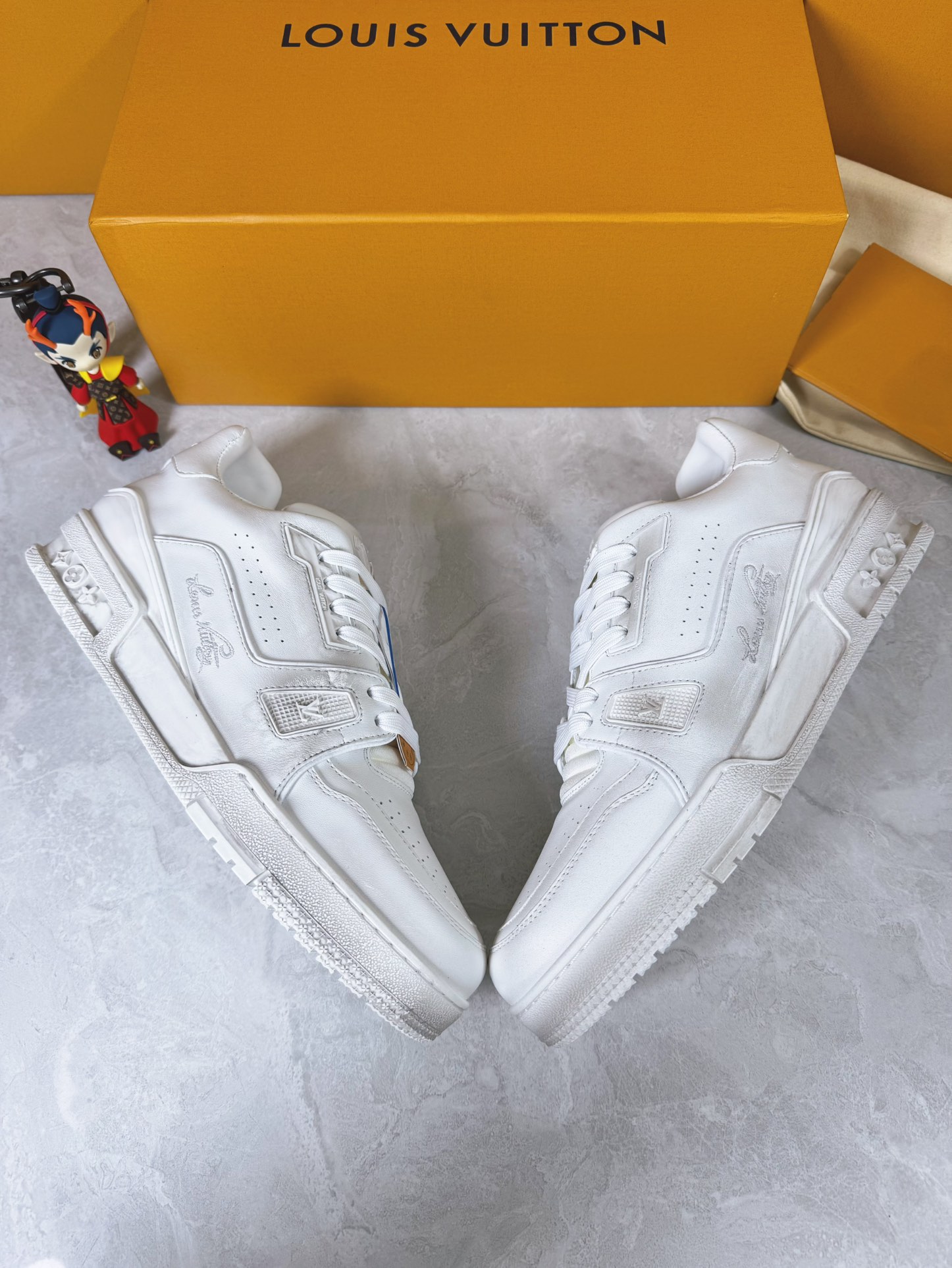 LVShoes