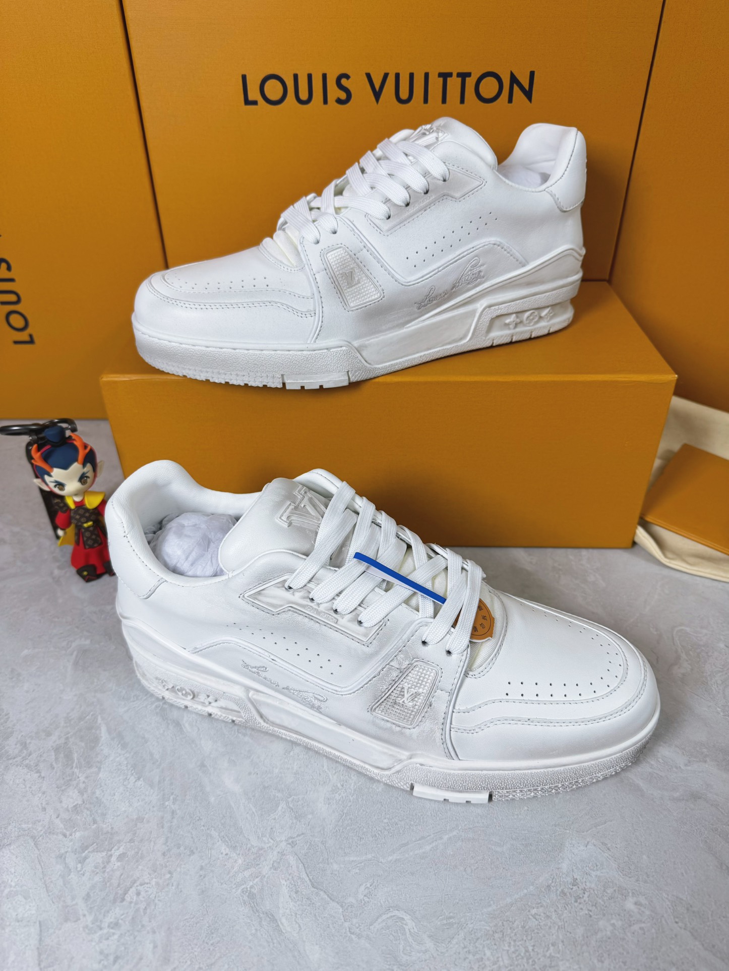 LVShoes