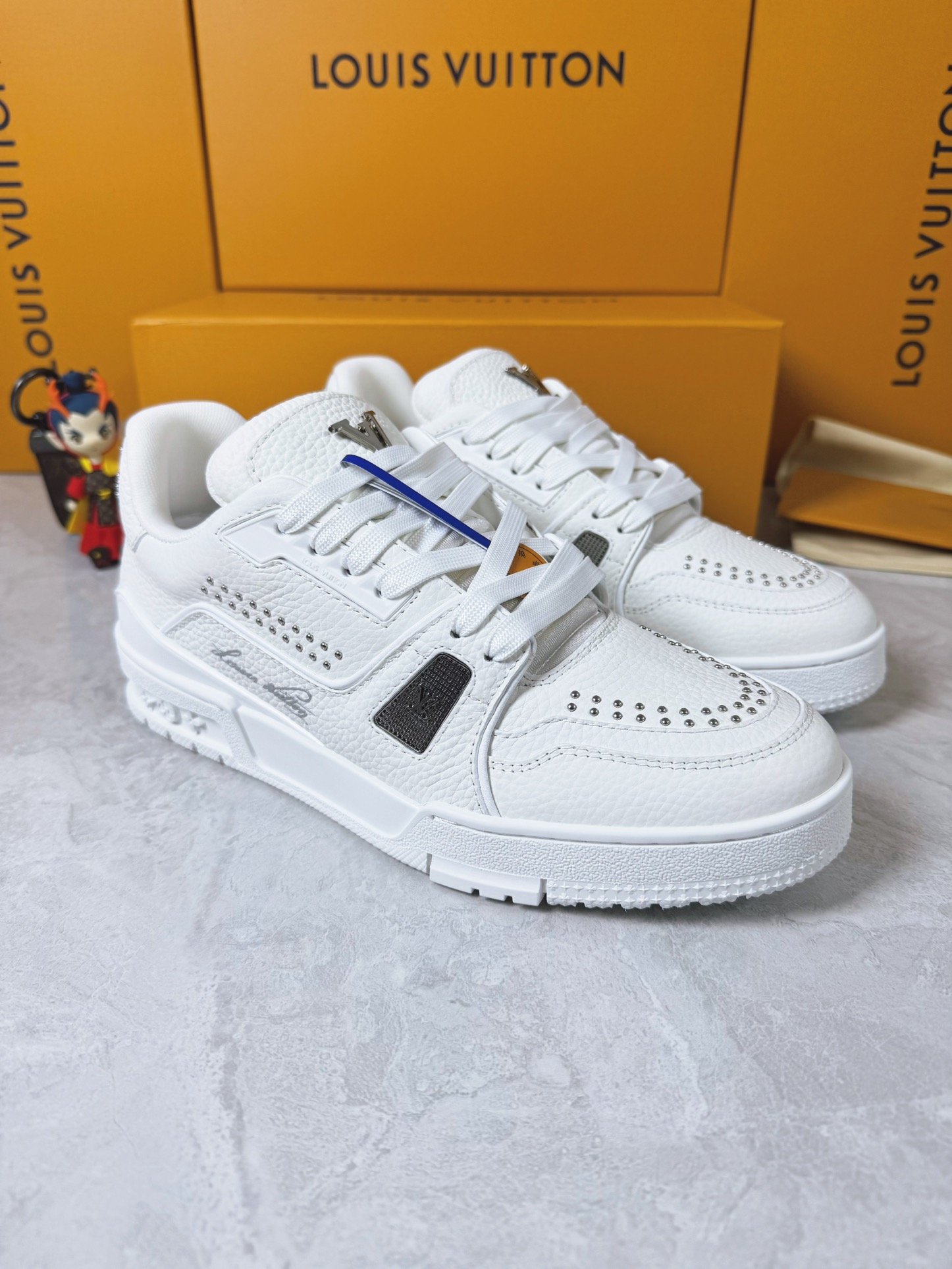 LVShoes