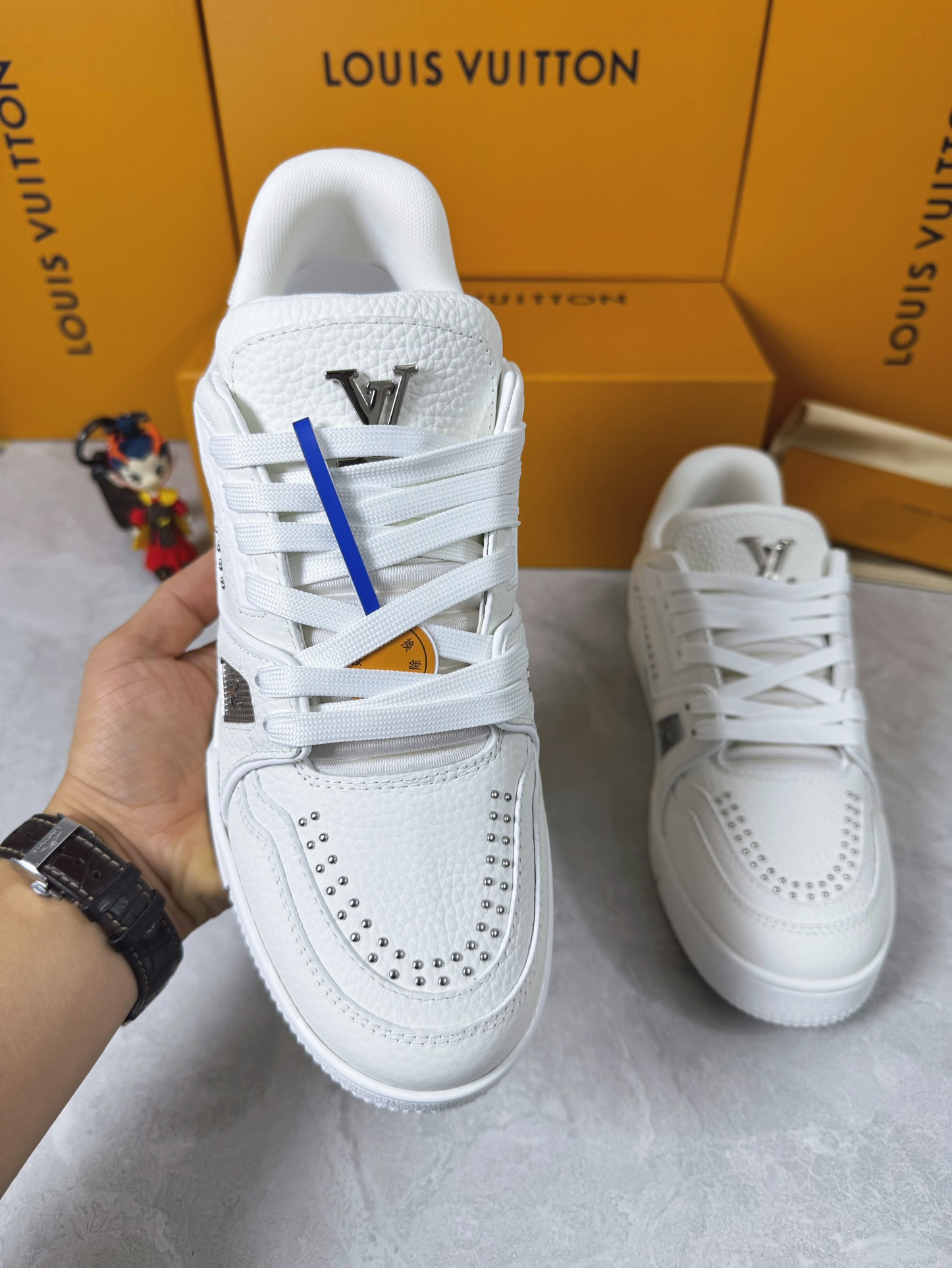 LVShoes