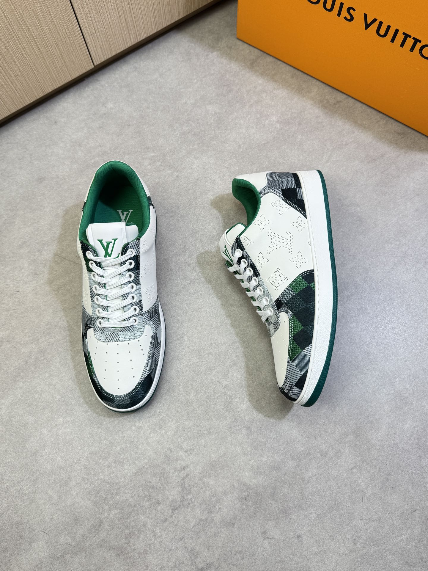 LVShoes