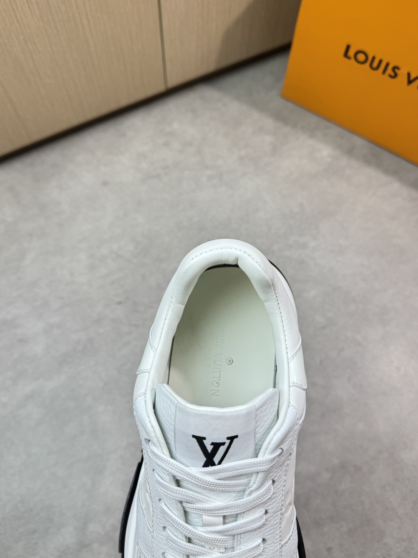 LVShoes