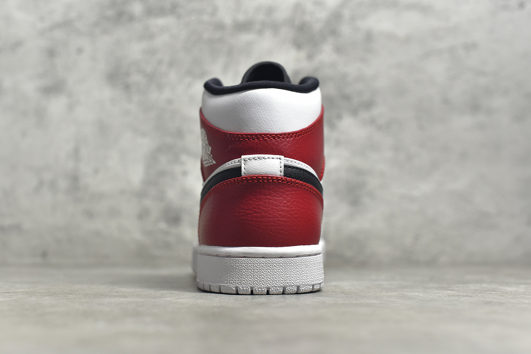 AirJordan1MidSHOES