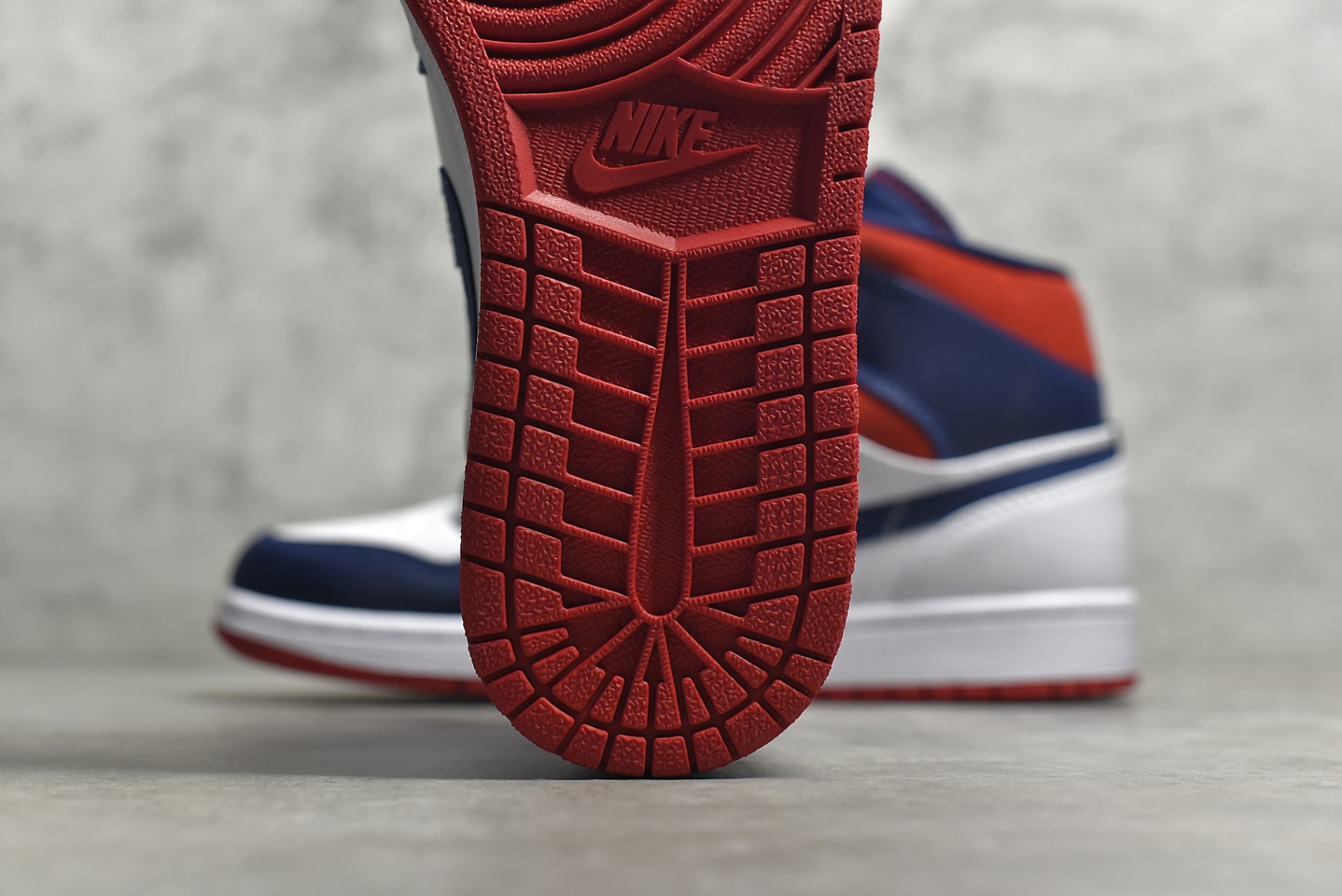AirJordan1MidSHOES