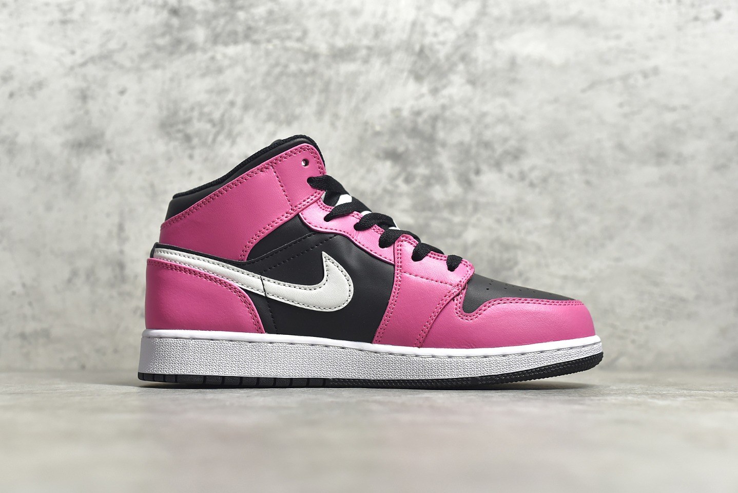 AirJordan1MidSHOES