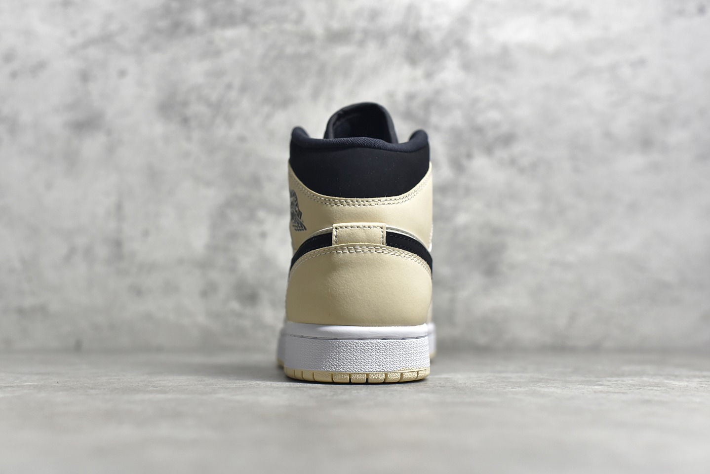 AirJordan1MidSHOES