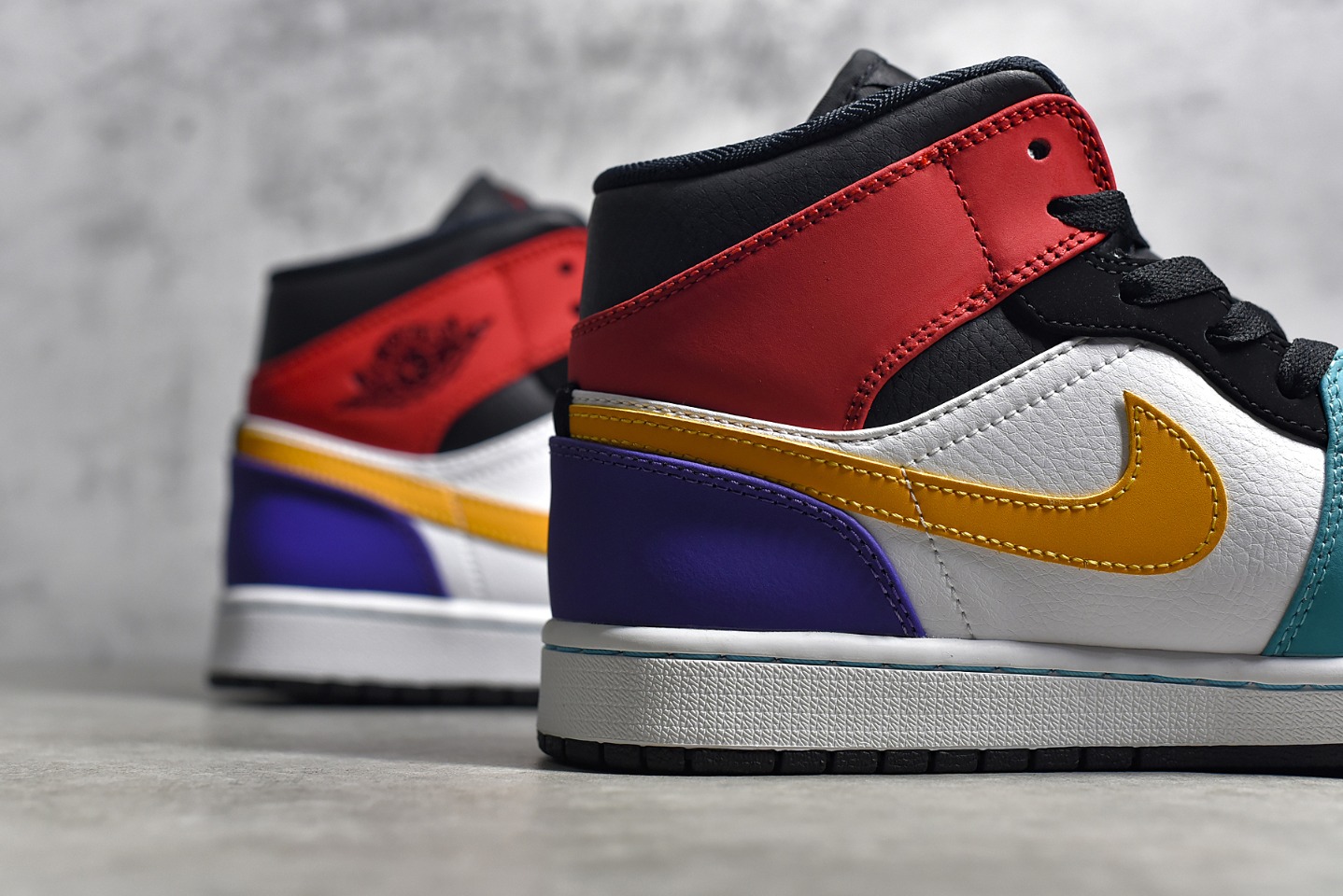 AirJordan1MidSHOES