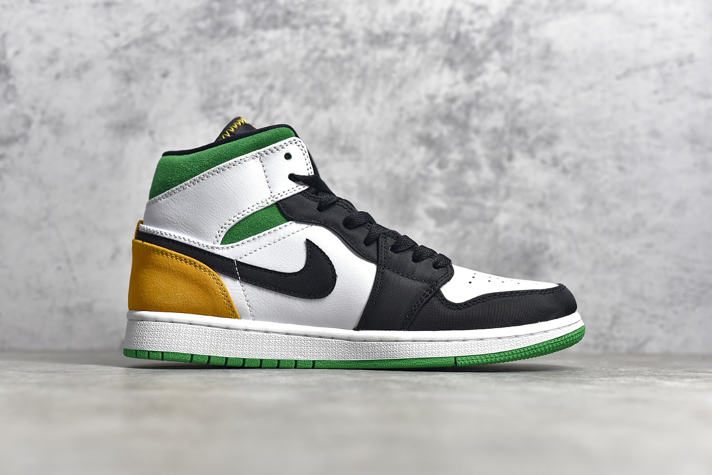 AirJordan1MidSHOES