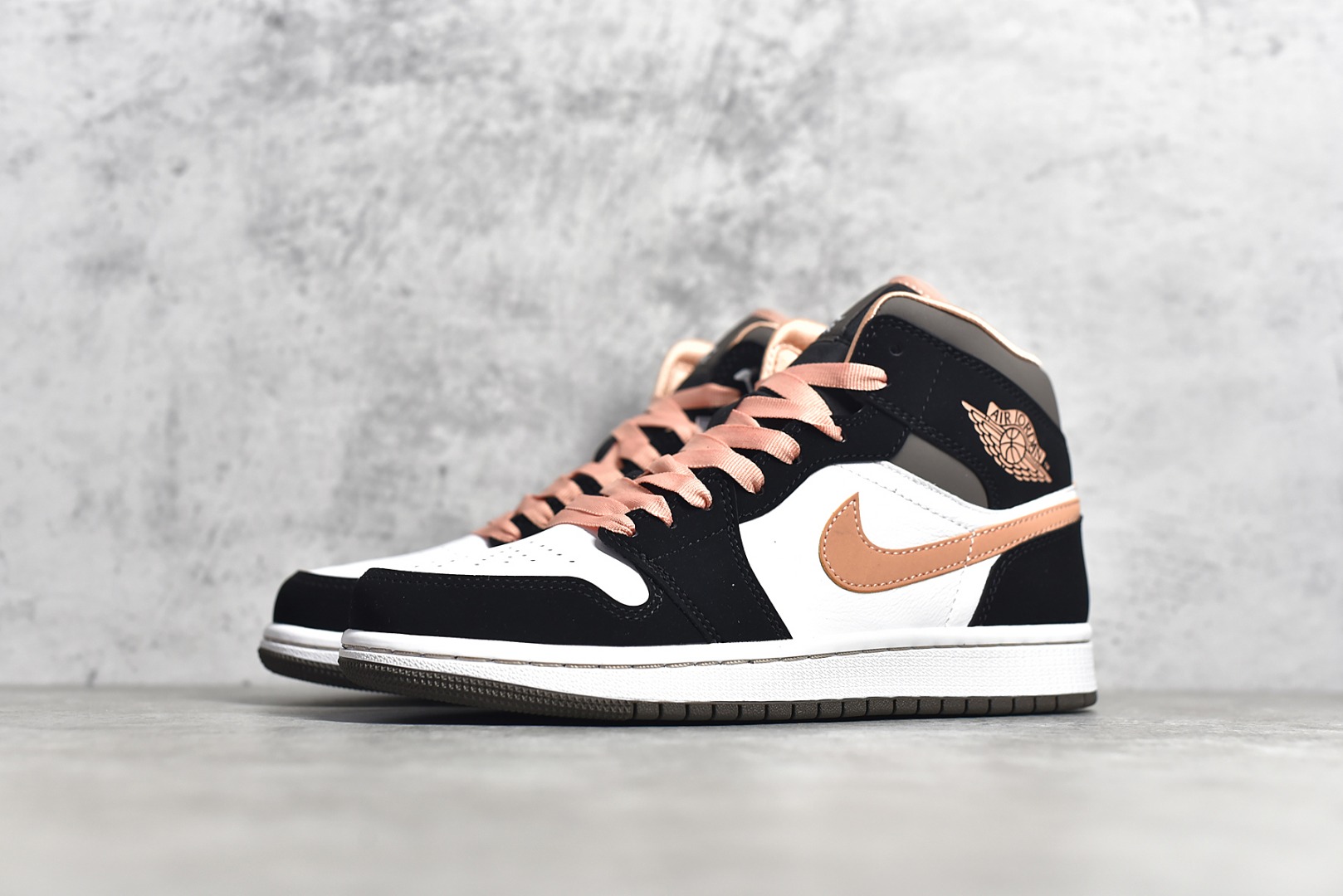 AirJordan1MidSHOES