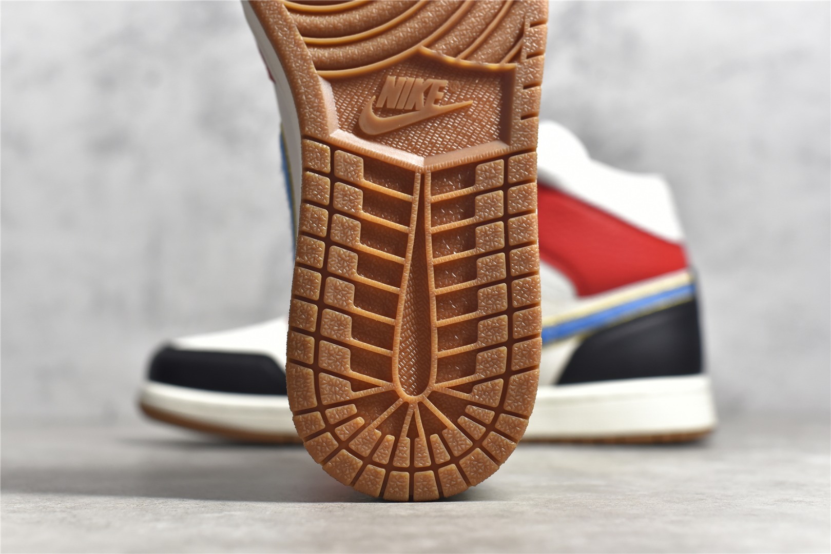 AirJordan1MidSHOES