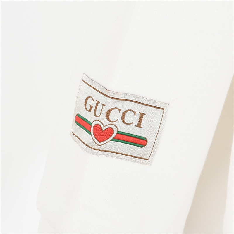 Hoodies & Sweatshirts